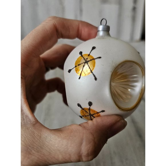 Vintage reflector white unique ball indent Austria ornament Xmas tree - Picture 6 of 9